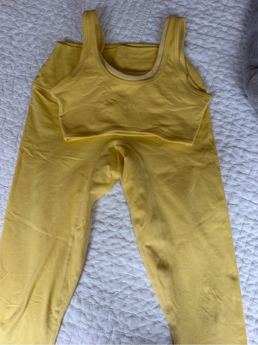 SET Active Yellow Small Bra and Medium Leggings Set